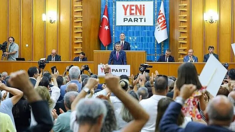 Yeni Parti isim krizi